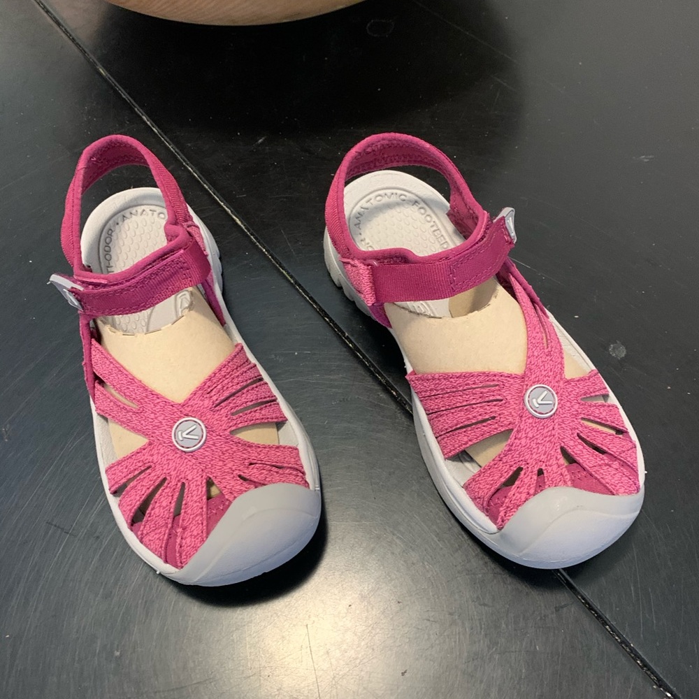 NEW KEEN Brand New Pink Sandals Sz 5